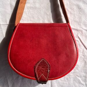 Classic Red Leather Saddle Bag - Unbranded